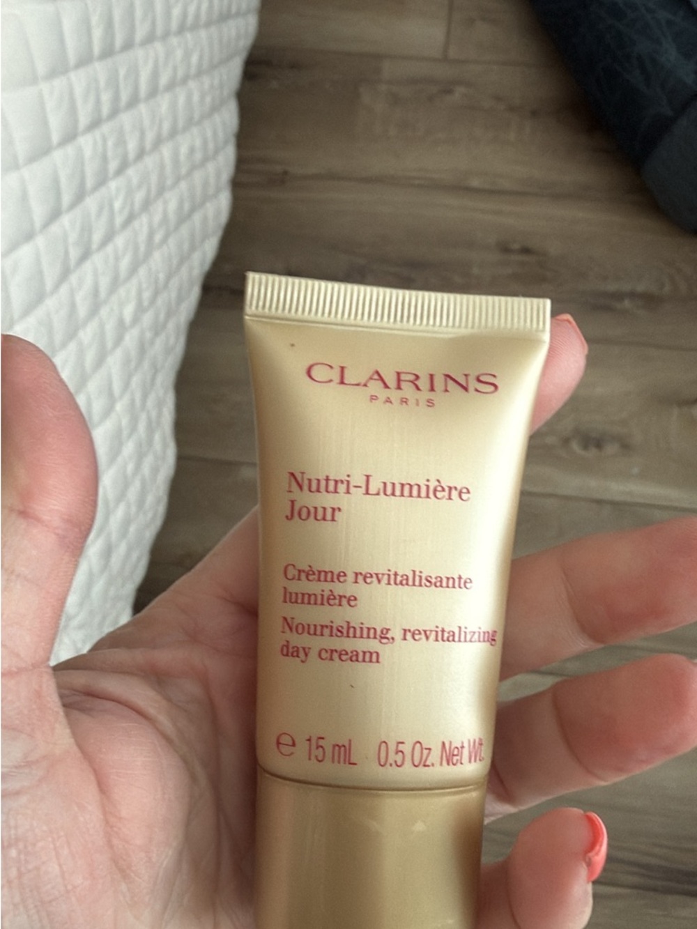 Clarins Nutri-Lumière Jour Day Cream - Gold with Red Accents